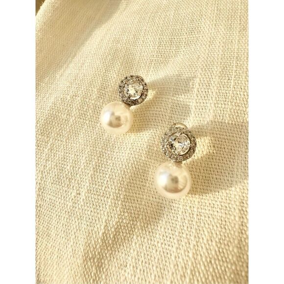 Cubic zirconia pearl drop earrings - Picture 1 of 3
